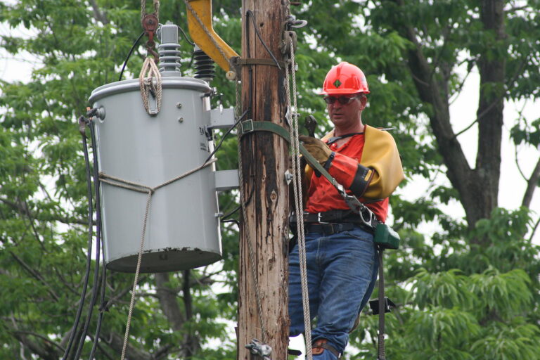 Electrical Insulating Gloves